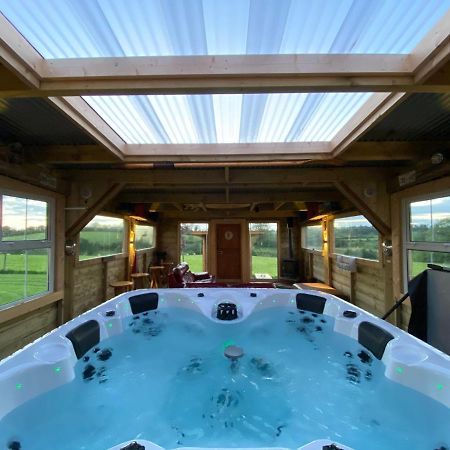 Sleeps 12 Hot Tub Sauna Cinema Pets Welcome Enniskillen Eksteriør billede