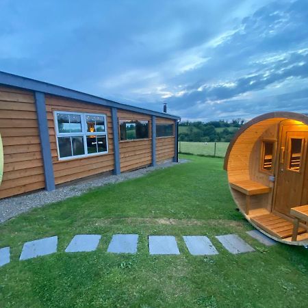 Sleeps 12 Hot Tub Sauna Cinema Pets Welcome Enniskillen Eksteriør billede