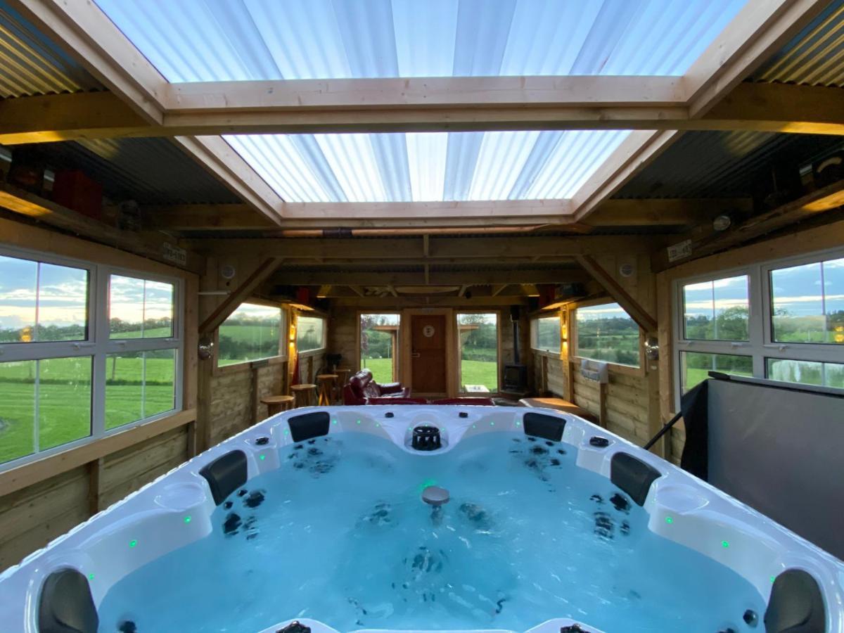 Sleeps 12 Hot Tub Sauna Cinema Pets Welcome Enniskillen Eksteriør billede