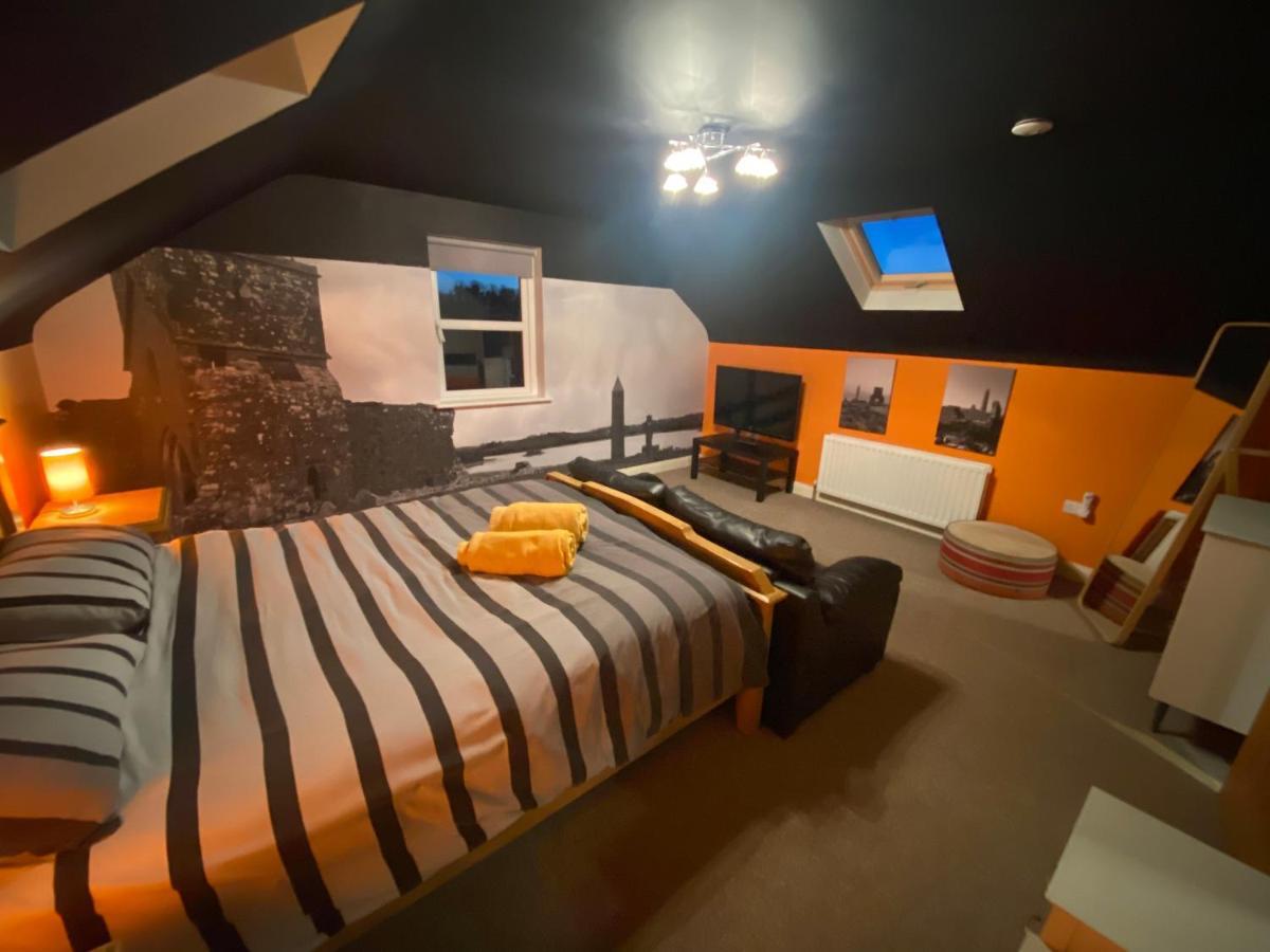 Sleeps 12 Hot Tub Sauna Cinema Pets Welcome Enniskillen Eksteriør billede