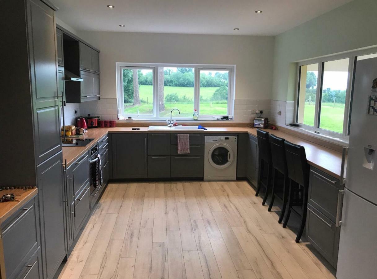 Sleeps 12 Hot Tub Sauna Cinema Pets Welcome Enniskillen Eksteriør billede