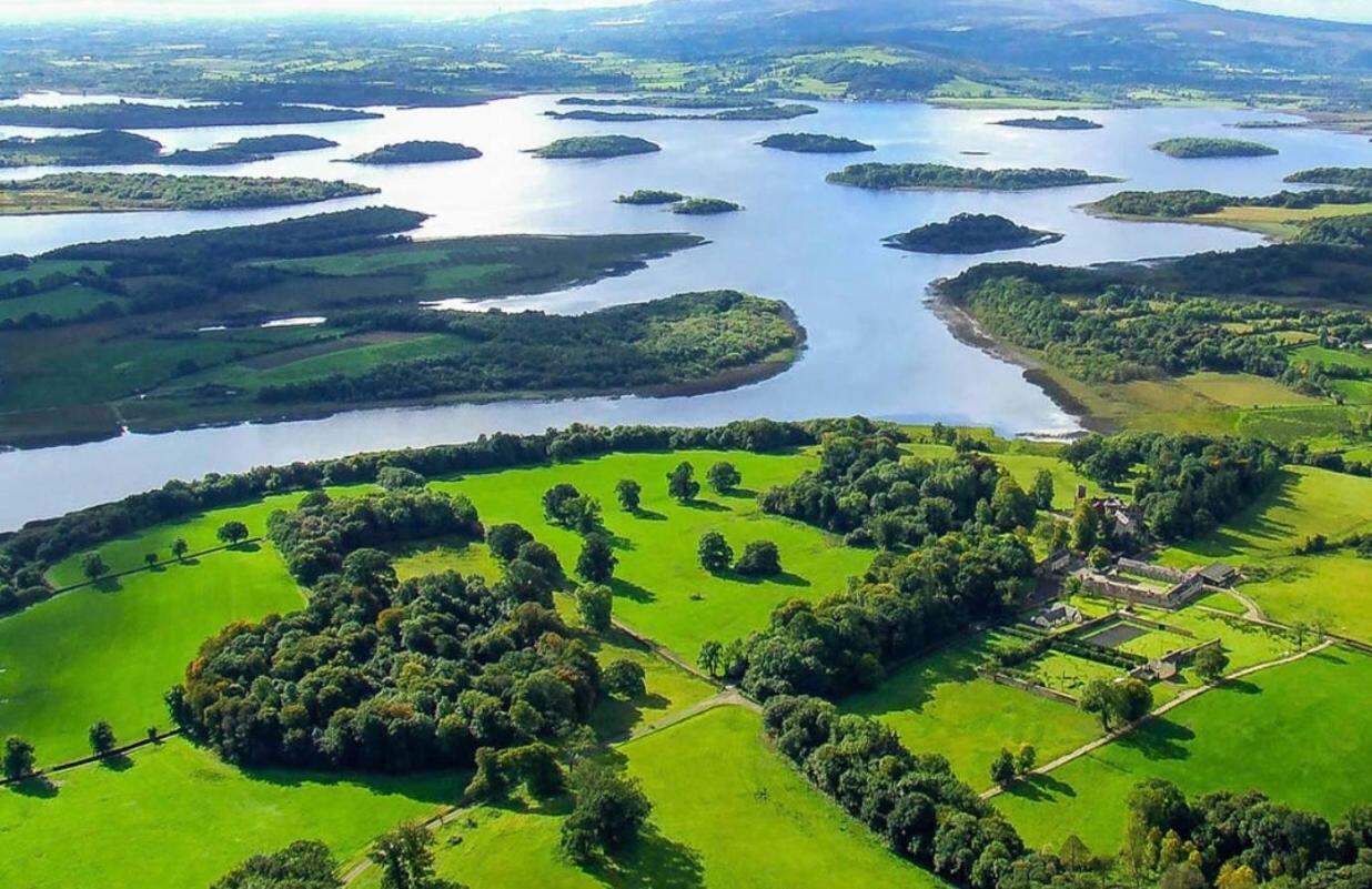 Sleeps 12 Hot Tub Sauna Cinema Pets Welcome Enniskillen Eksteriør billede